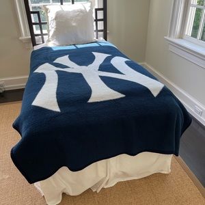 New York Yankees Fleece Blanket